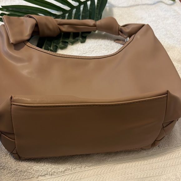 Worthington Tan Woven Shoulder Bag with Silver Hardware/ Zipper Closure - Picture 3 of 7